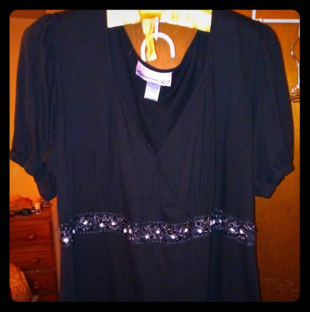 Denim 24/7 Beautiful Dressy Top